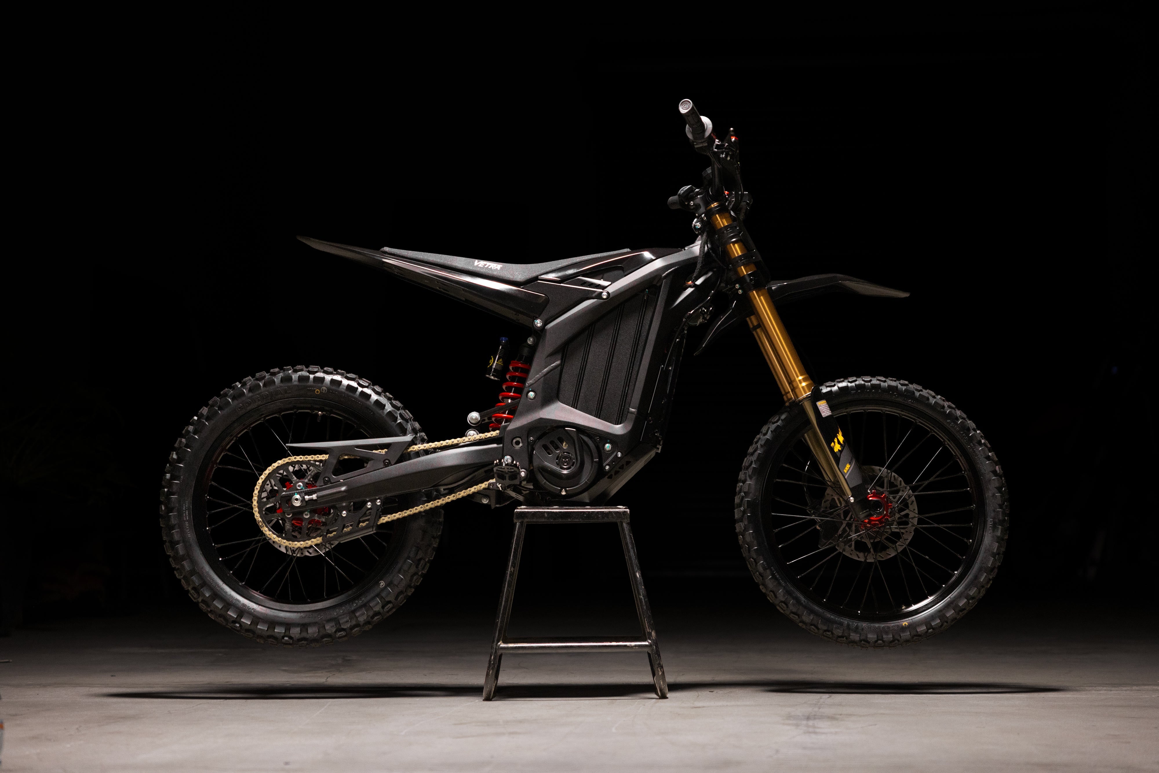 Vetra Blazer – 72V 20kW Electric Dirt Bike | 63 MPH
