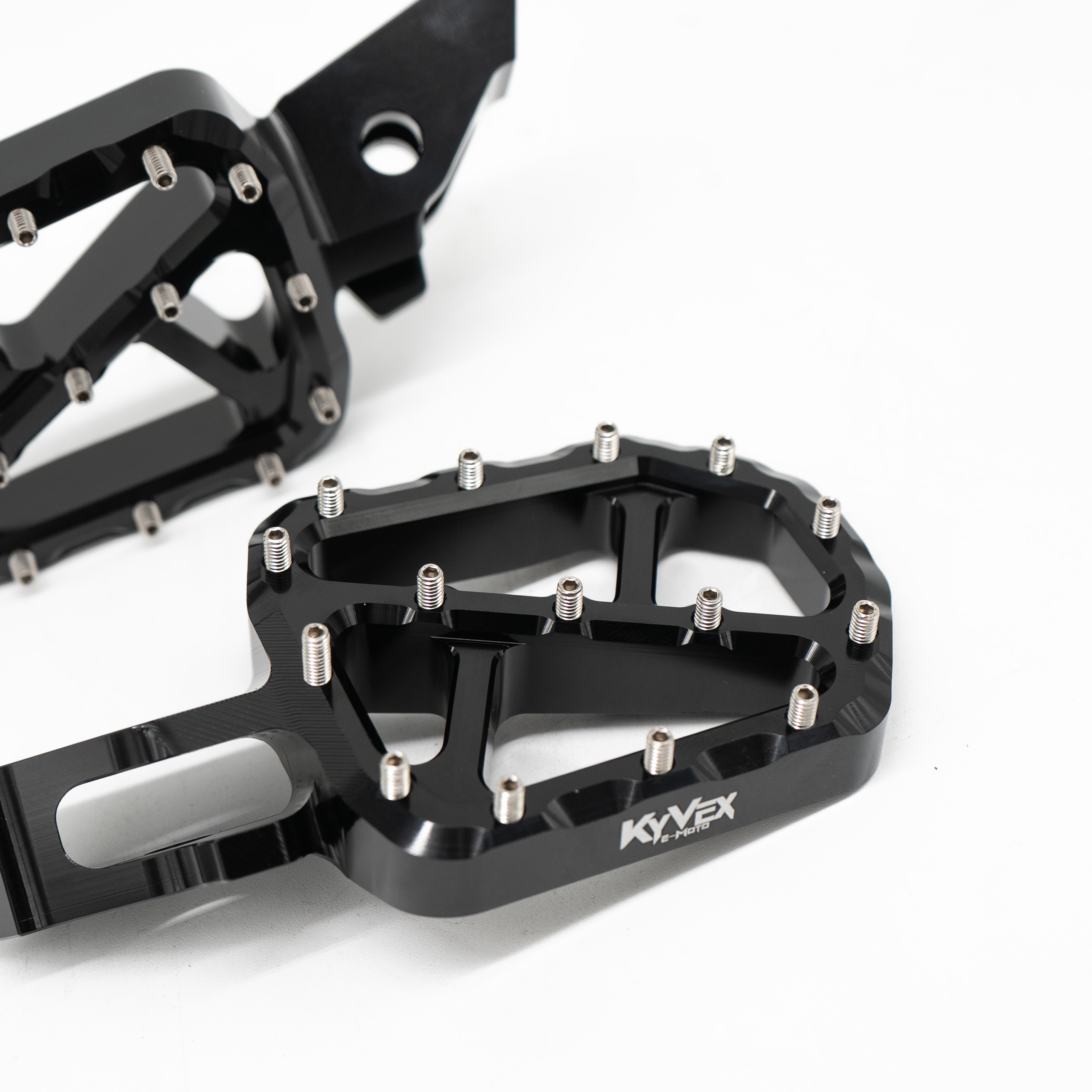 KyVex Billet Wide Foot Pegs - Ultra Bee