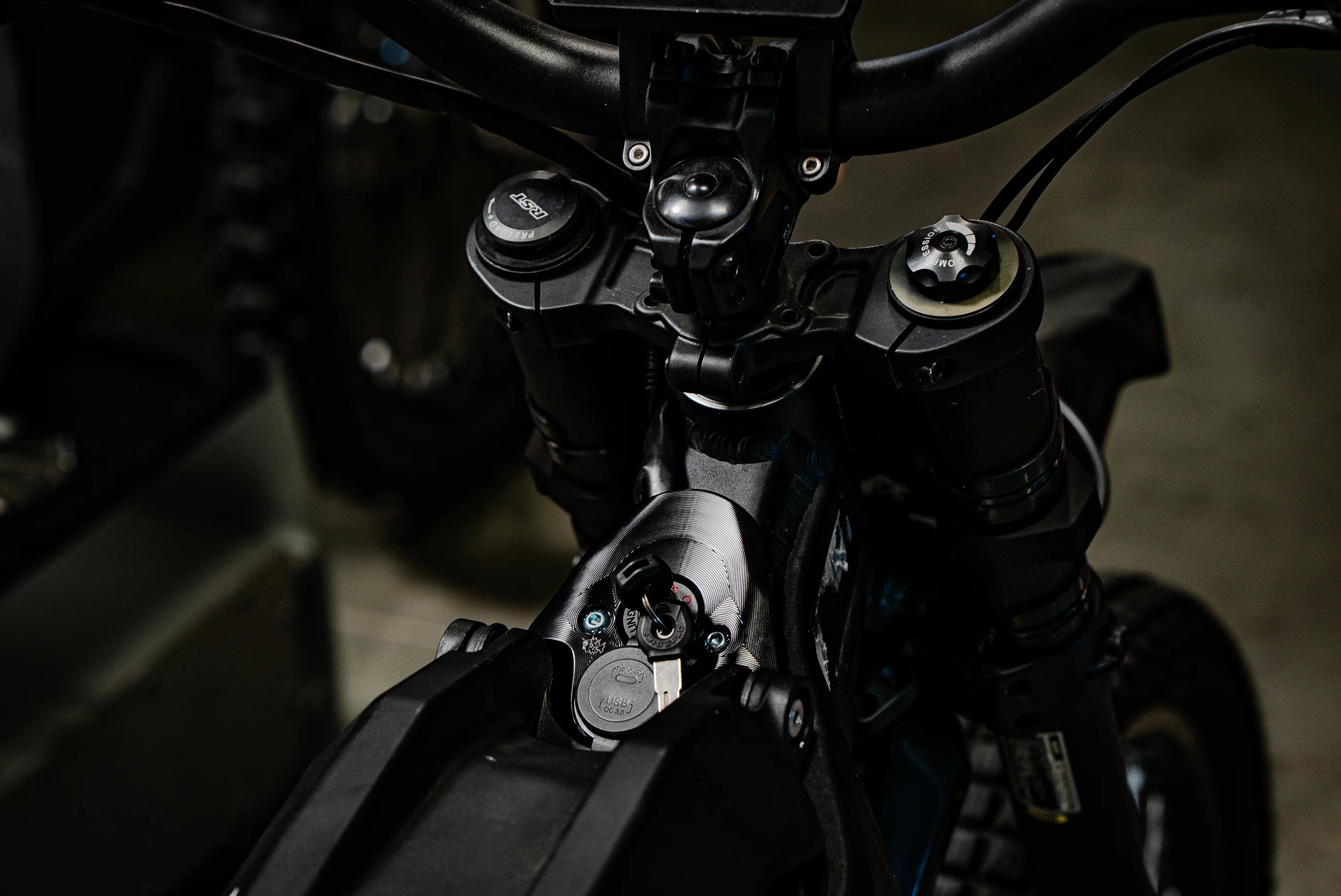 Prickly Ignition Cover for Surron Lightbee // USB