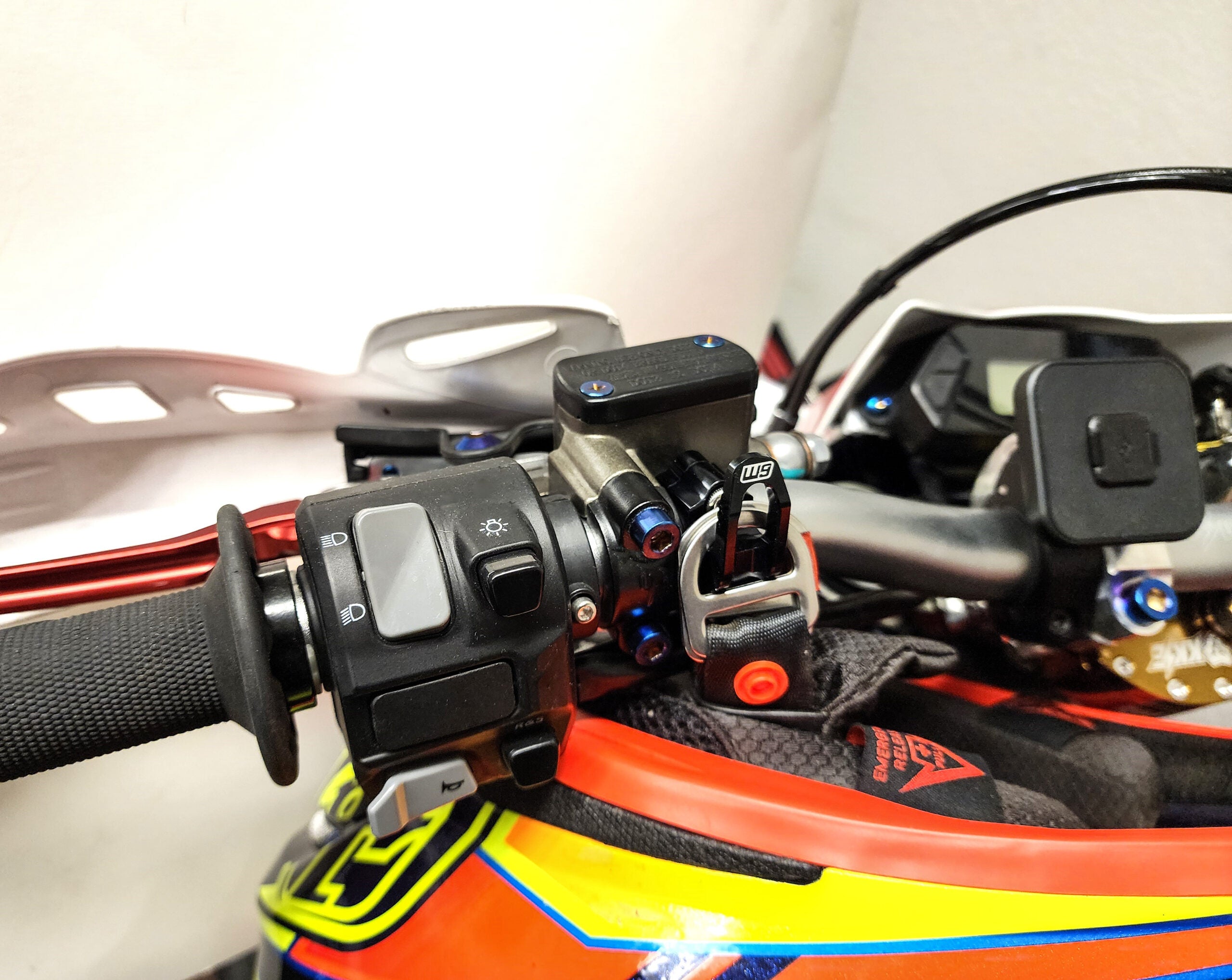 Warp 9 Handlebar Helmet hook