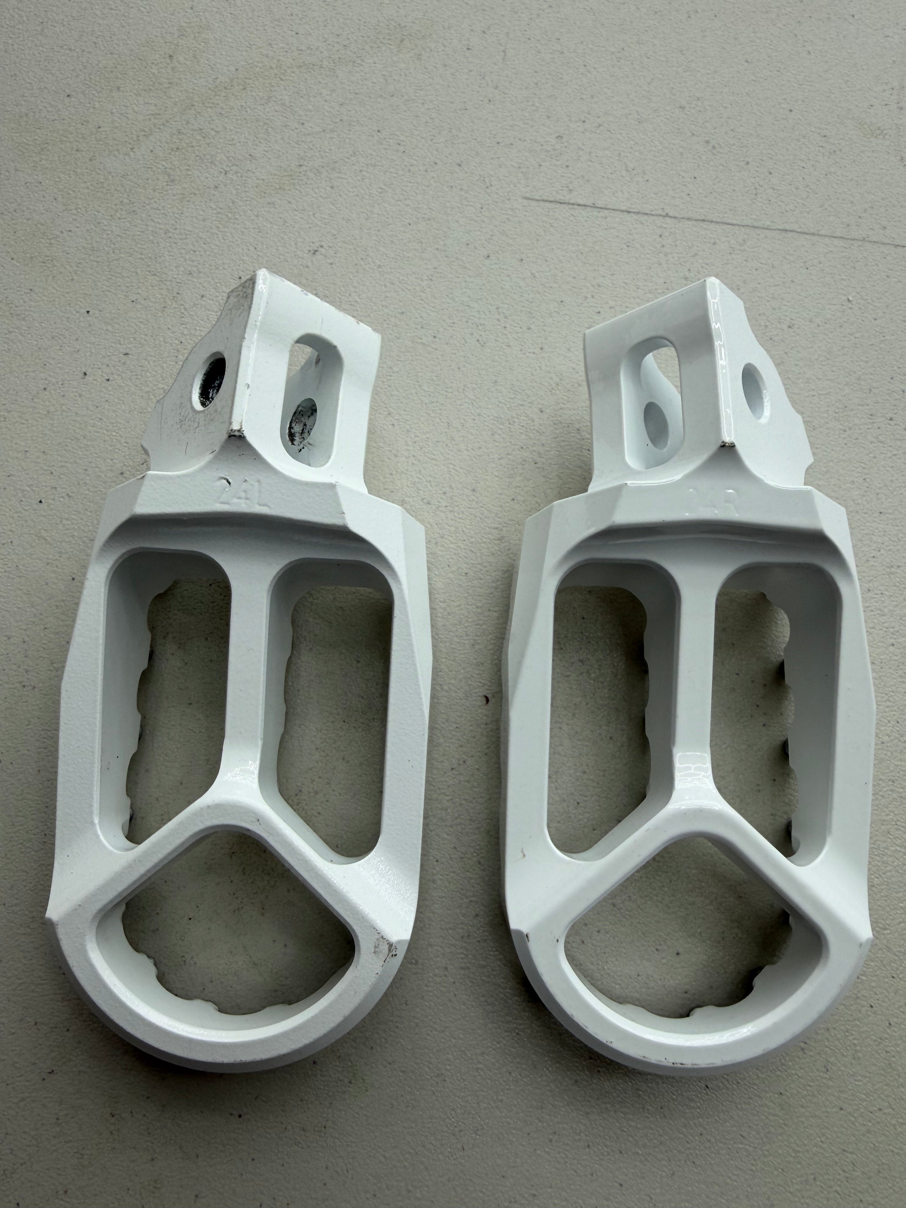 Return, Warp 9 Talaria Foot pegs Multiple colors