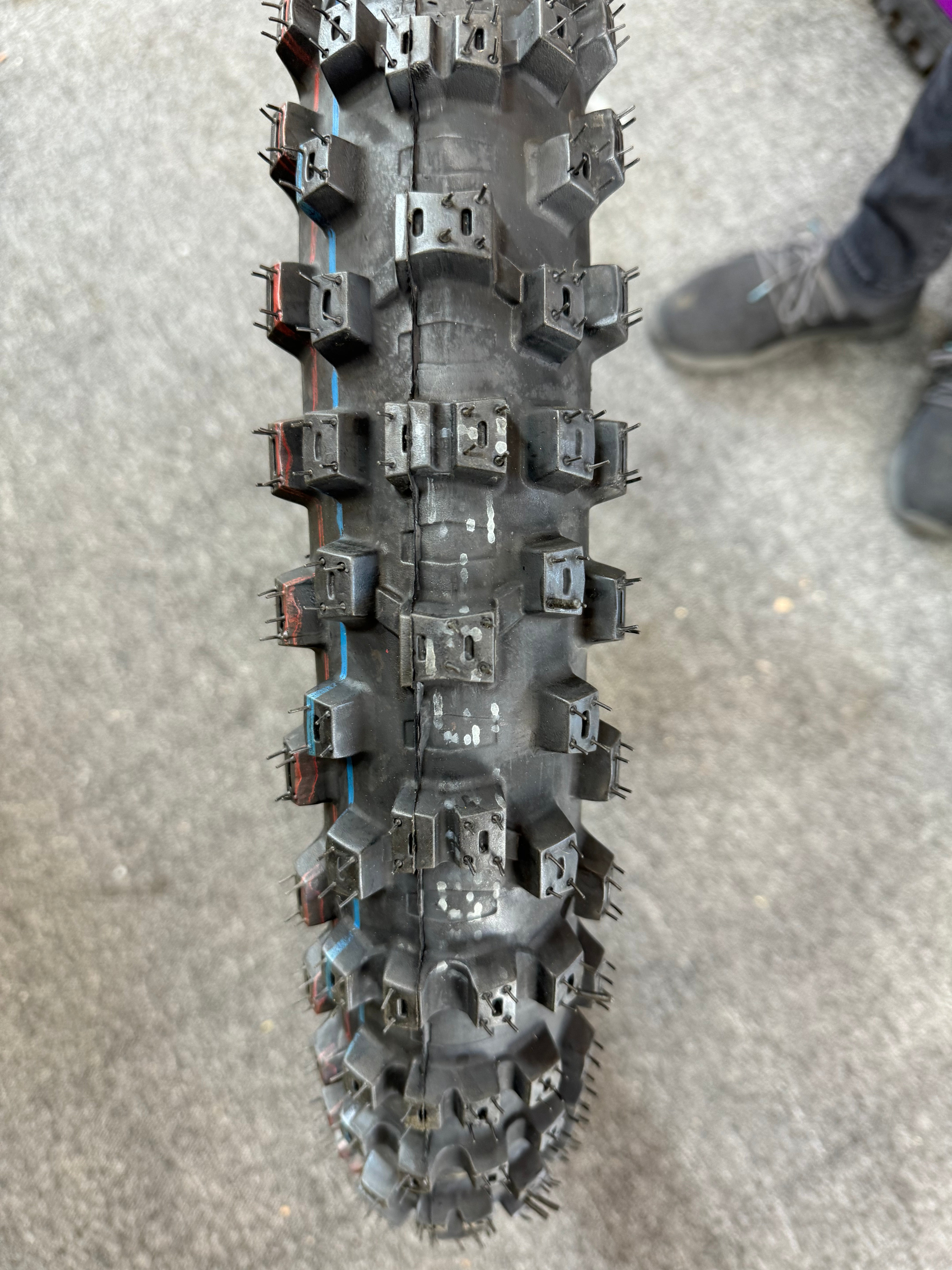 Luna Cycle 18/21in Tires