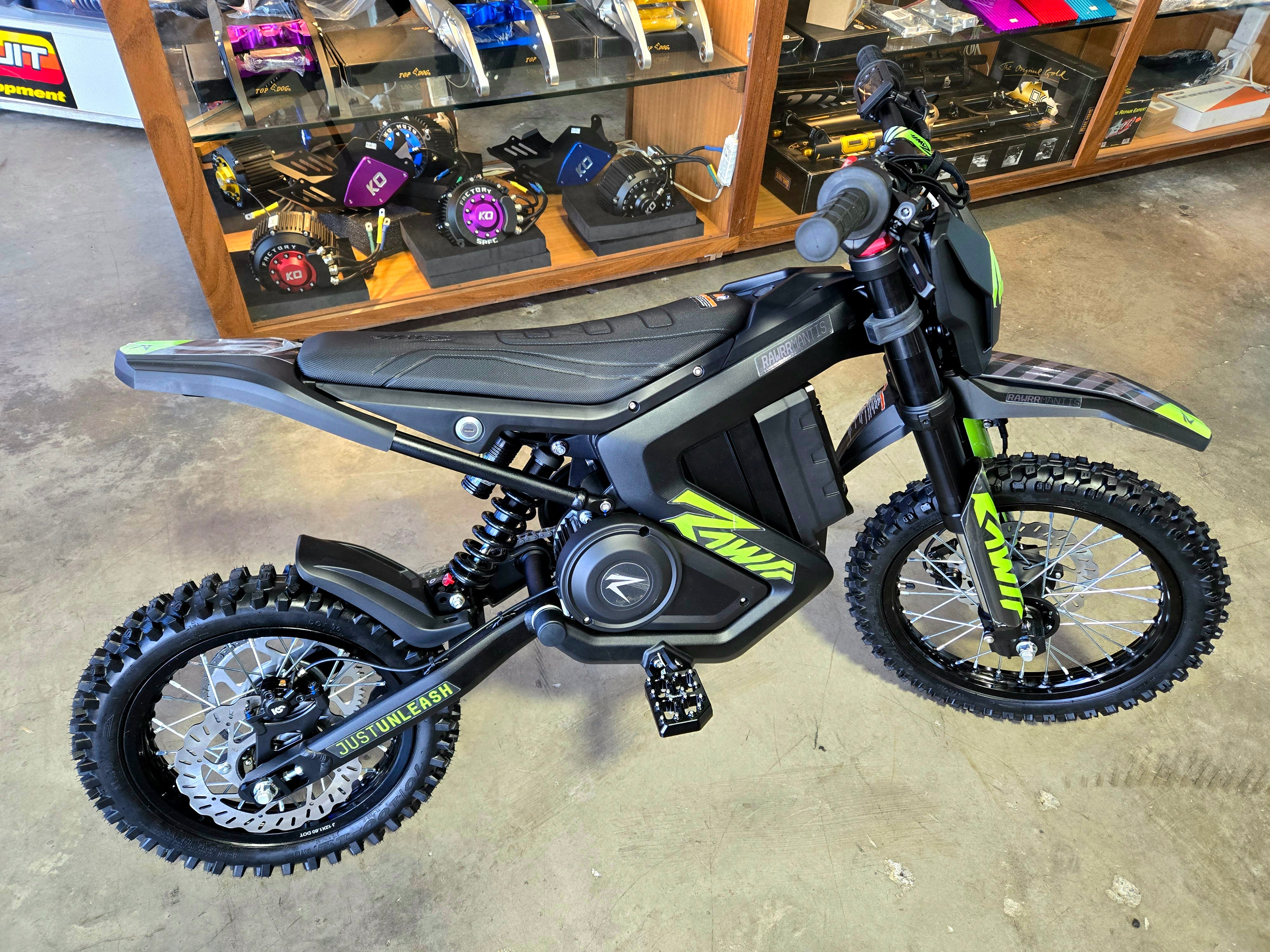 Emoto-X Rawrr Mantis Upgraded foot Pegs