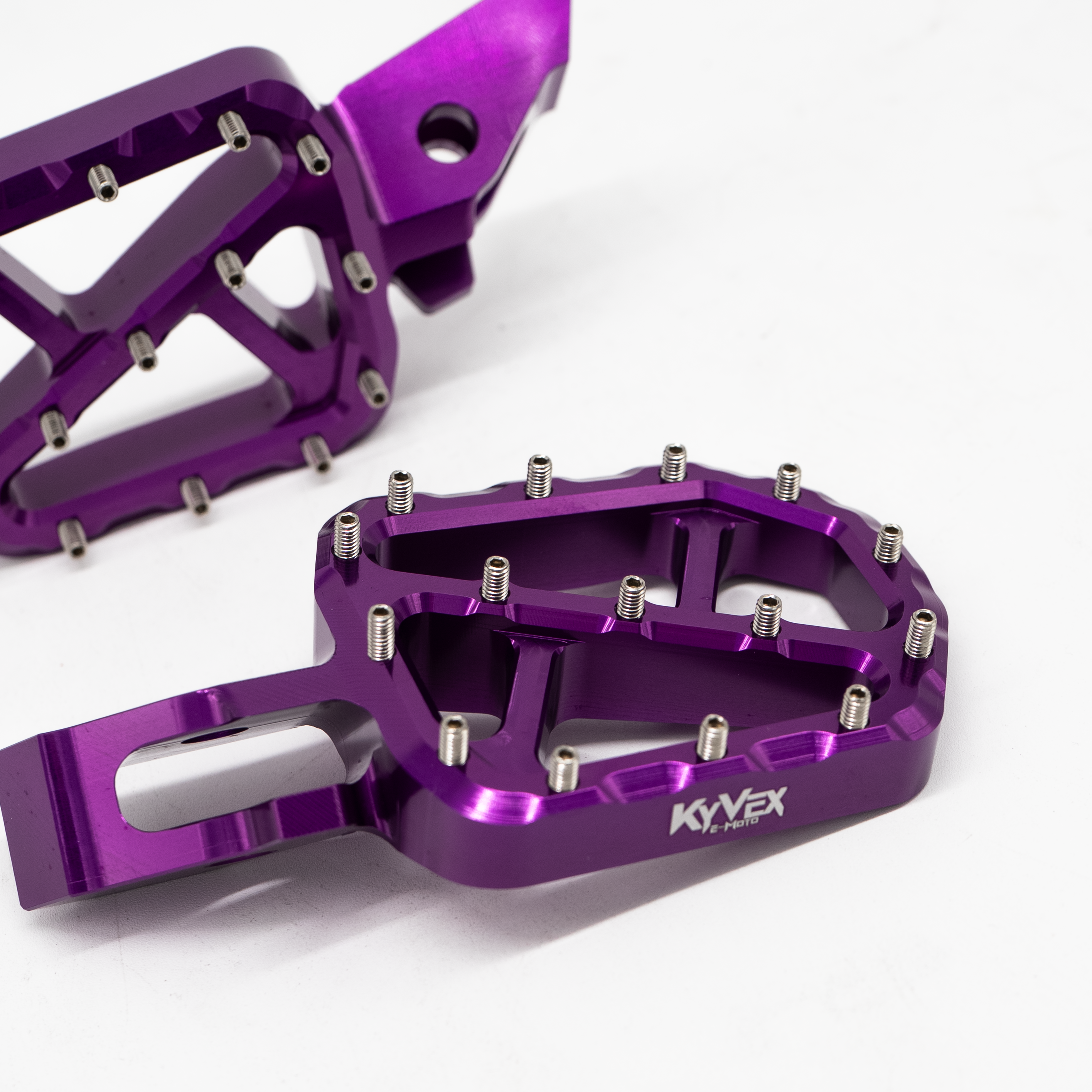 KyVex Billet Wide Foot Pegs - Ultra Bee