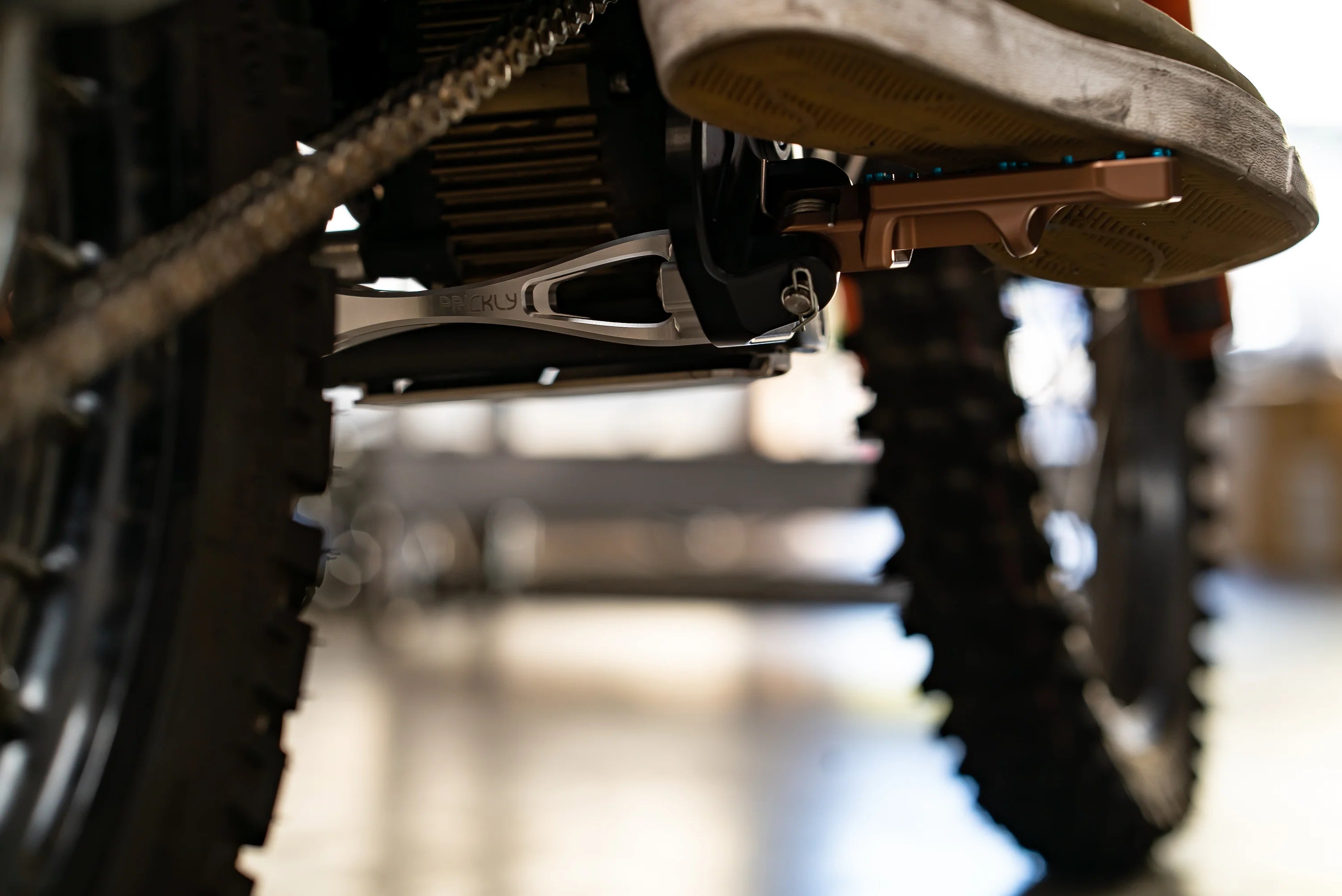 Prickly Footpeg Bracket / Surron LBX / 79 Bike / Ventus