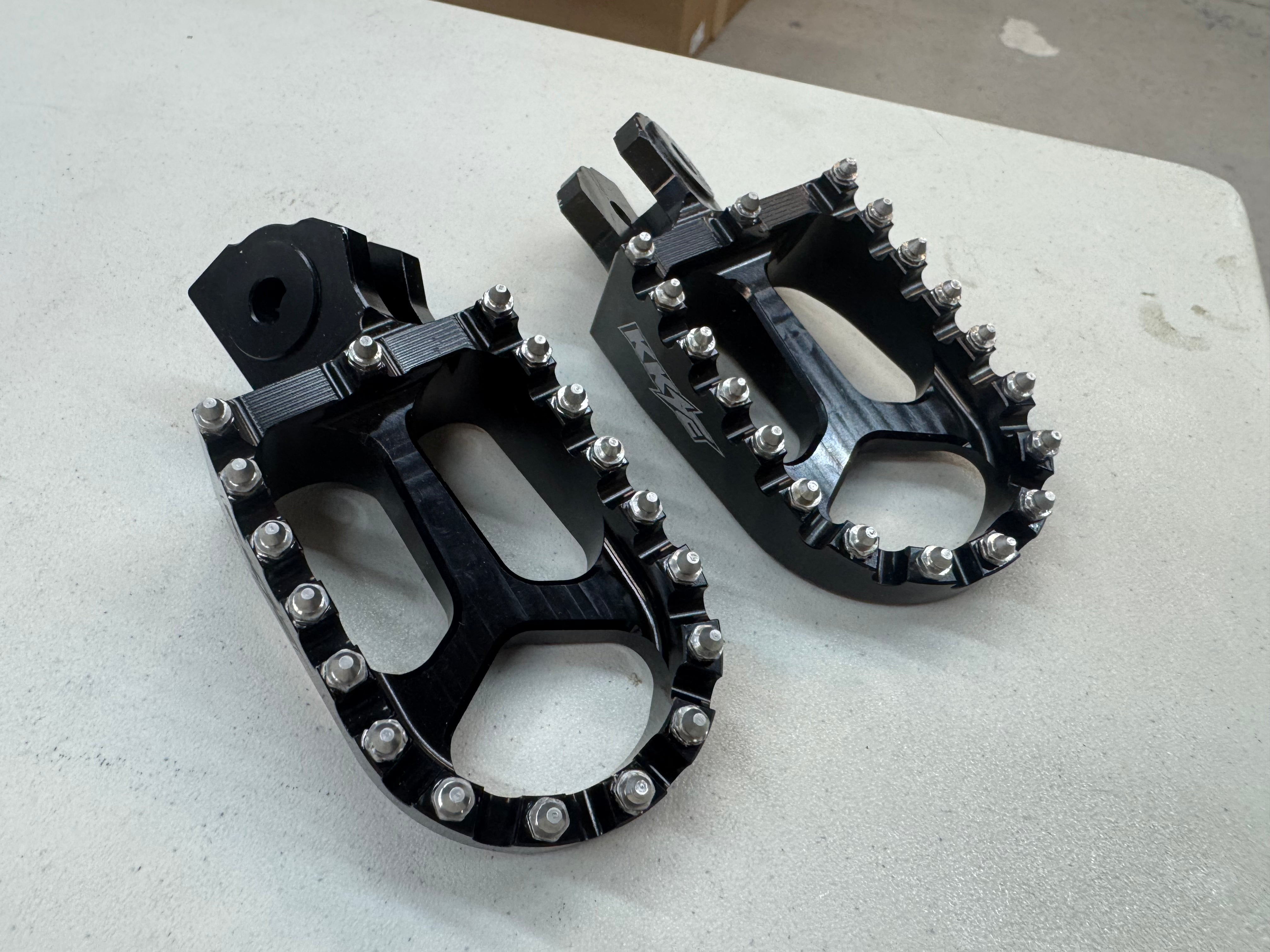 Return, KKE Talaria Pegs