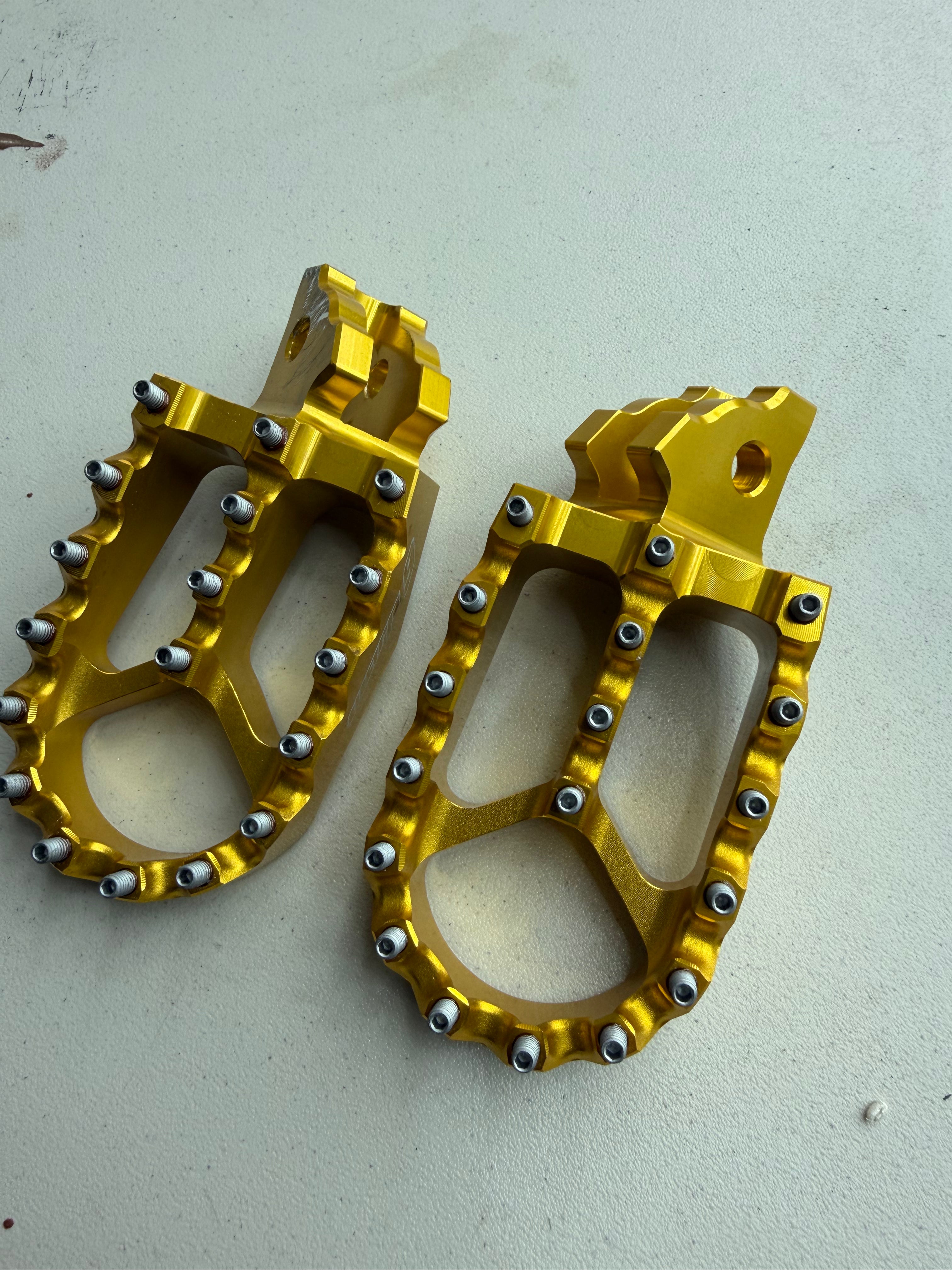 Return, Warp 9 Talaria Foot pegs Multiple colors