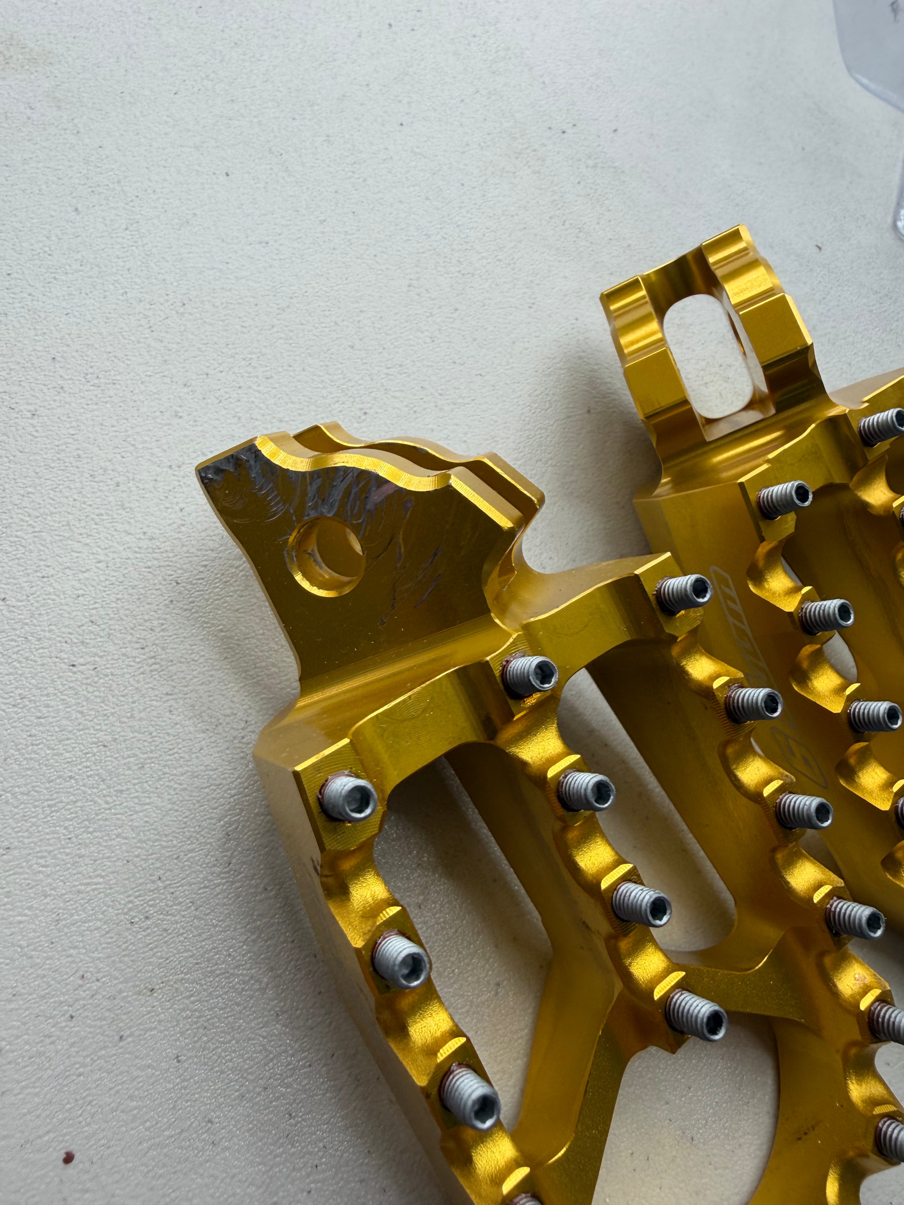 Return, Warp 9 Talaria Foot pegs Multiple colors