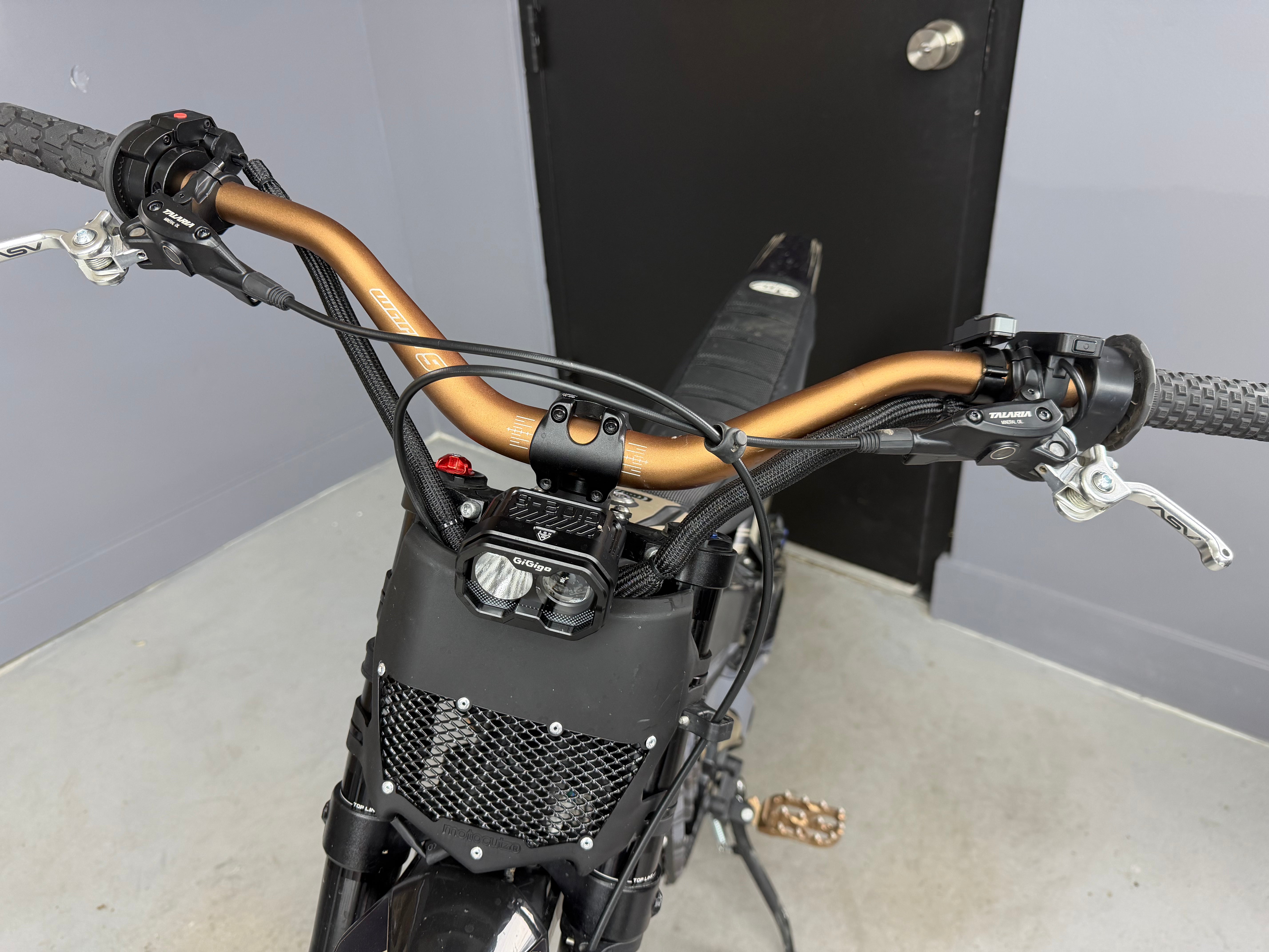 Cockpit Cleanup Kit for E-Motos and E-Bikes