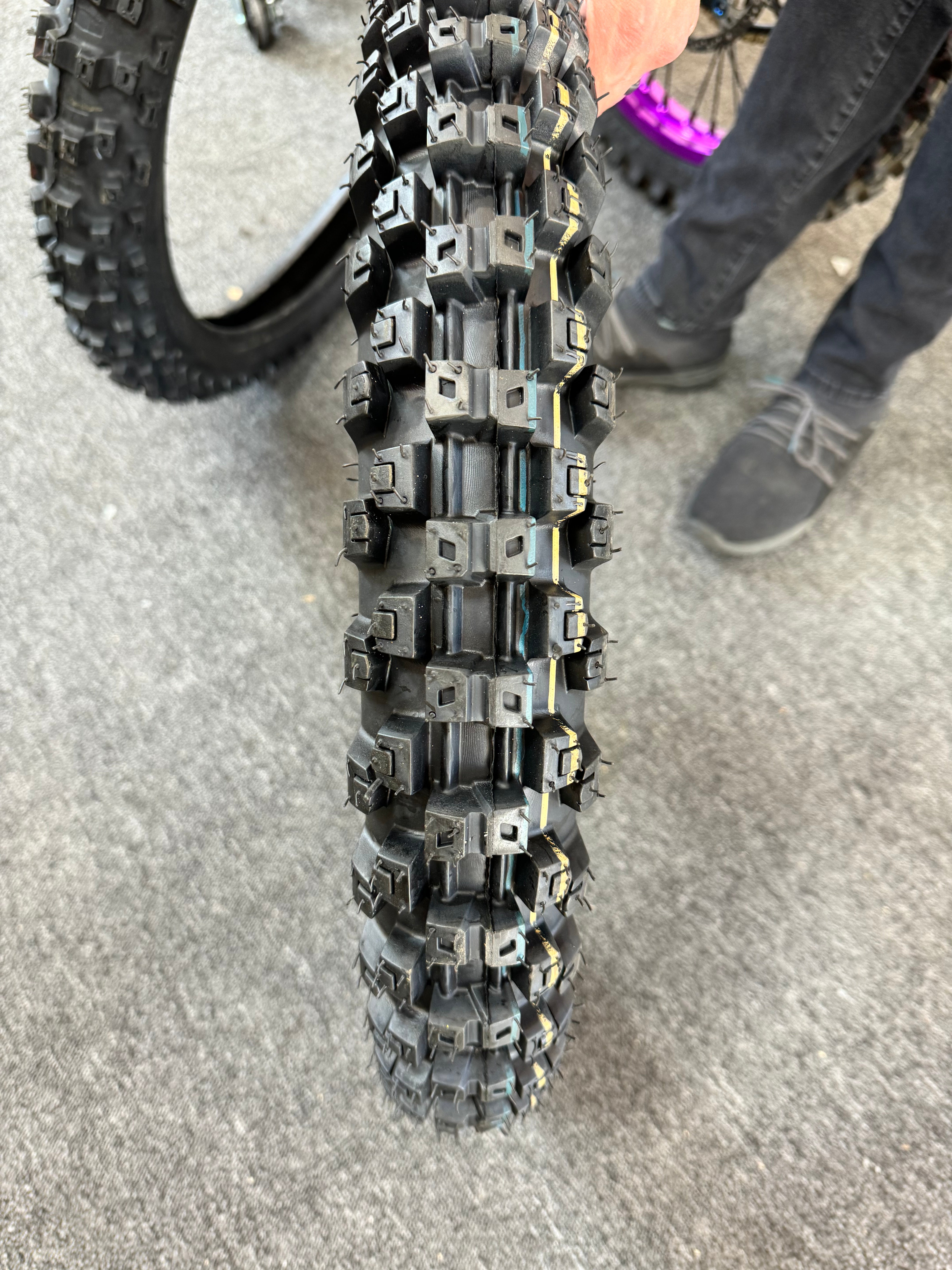 Luna Cycle 18/21in Tire Set