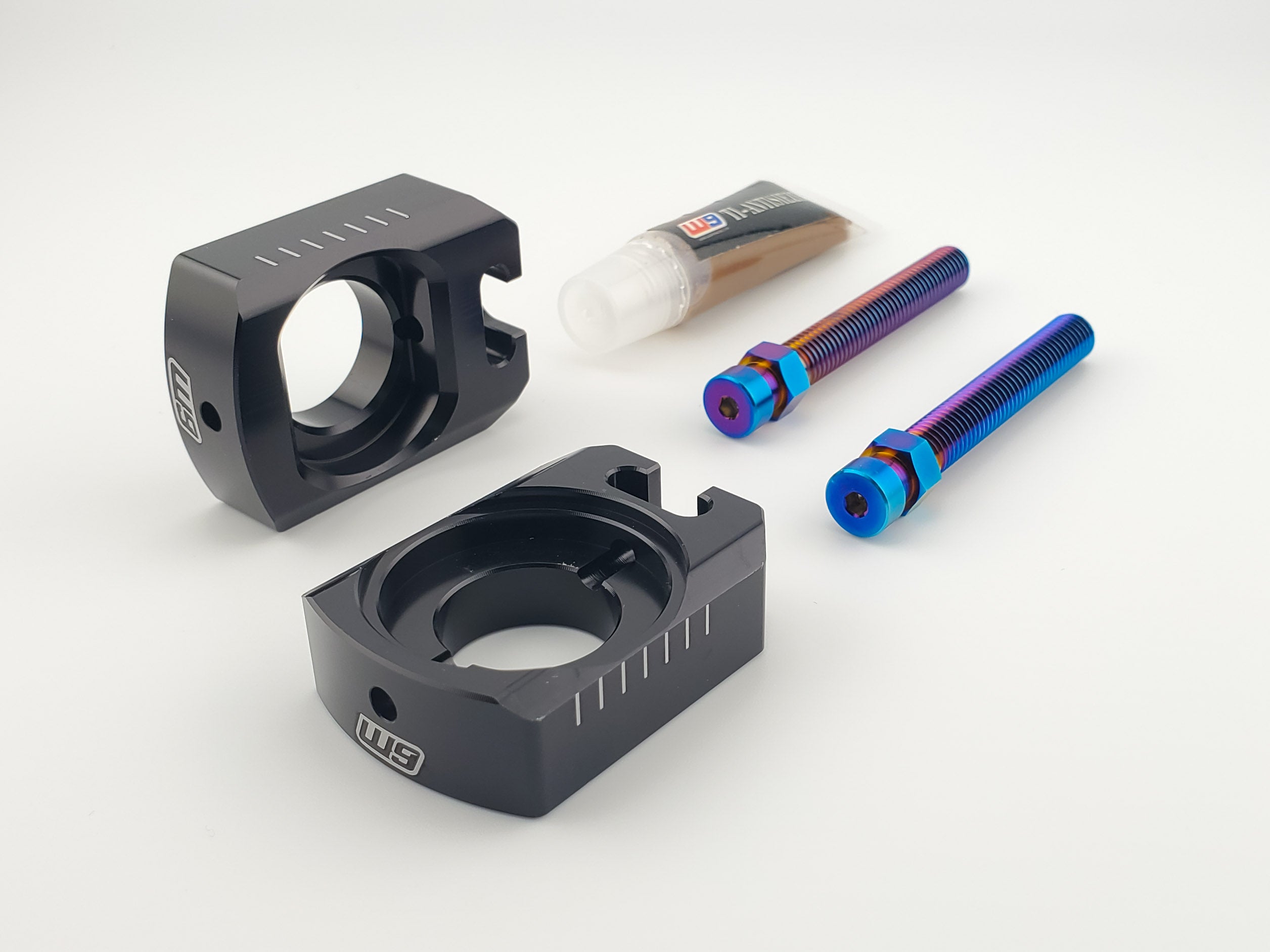 Warp 9 Ultra Bee Axle Blocks | Aluminum Keyed Axle Adjuster Set