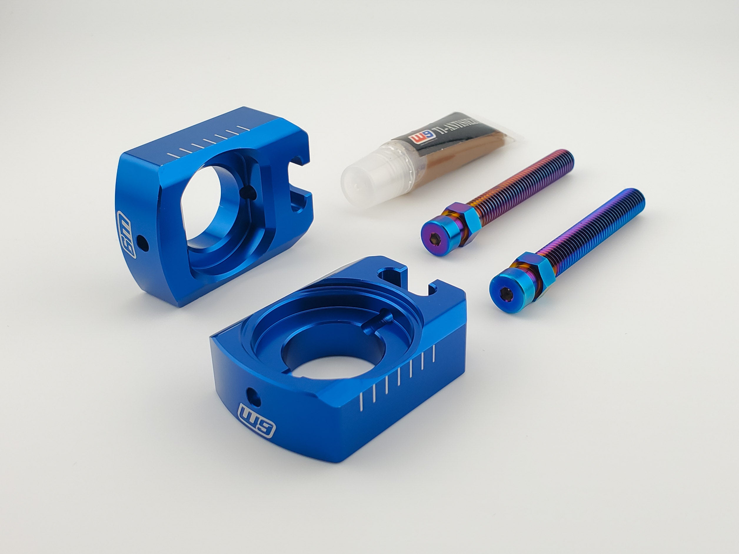 Warp 9 Ultra Bee Axle Blocks | Aluminum Keyed Axle Adjuster Set